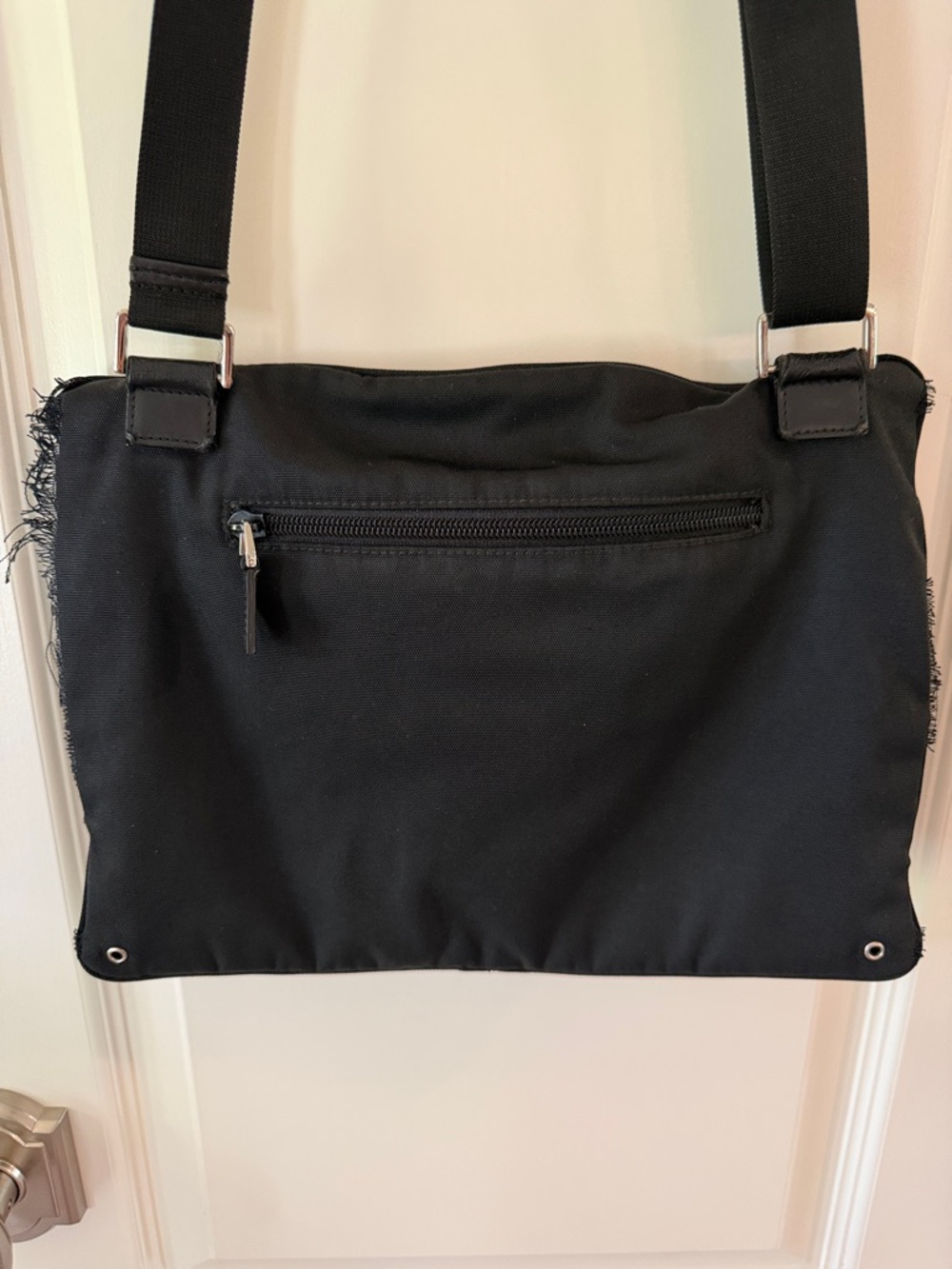 Authentic Gucci Nylon/Leather Messenger Shoulder Bag•Black•DAMAGED•See photos - Picture 9 of 15